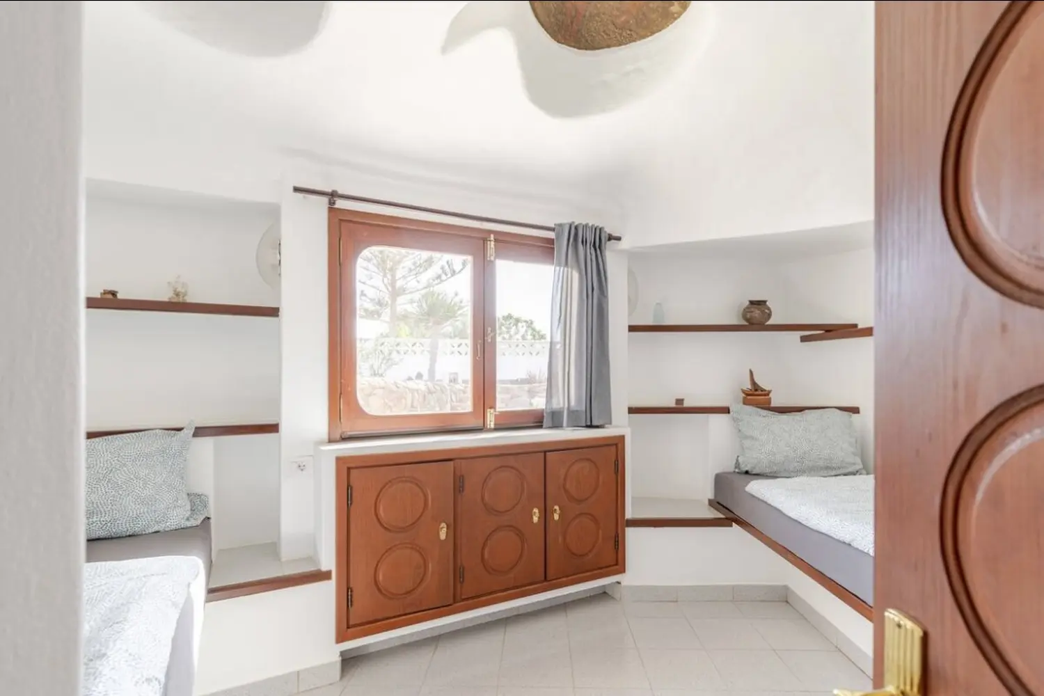 Oceania Sugarhouse - Schlafzimmer mit Kabinen und Fenster